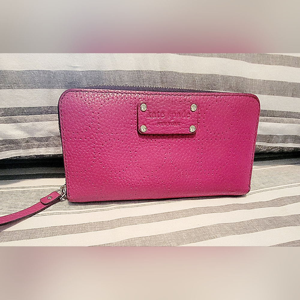 Kate Spade Wallet - Picture 2 of 9